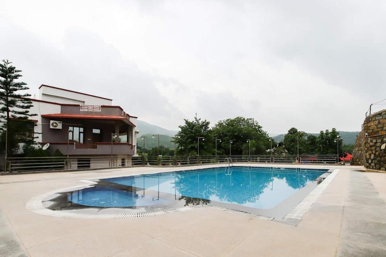 Meera Valley Resort By Nexottel อุเดเปอร์ ภายนอก รูปภาพ