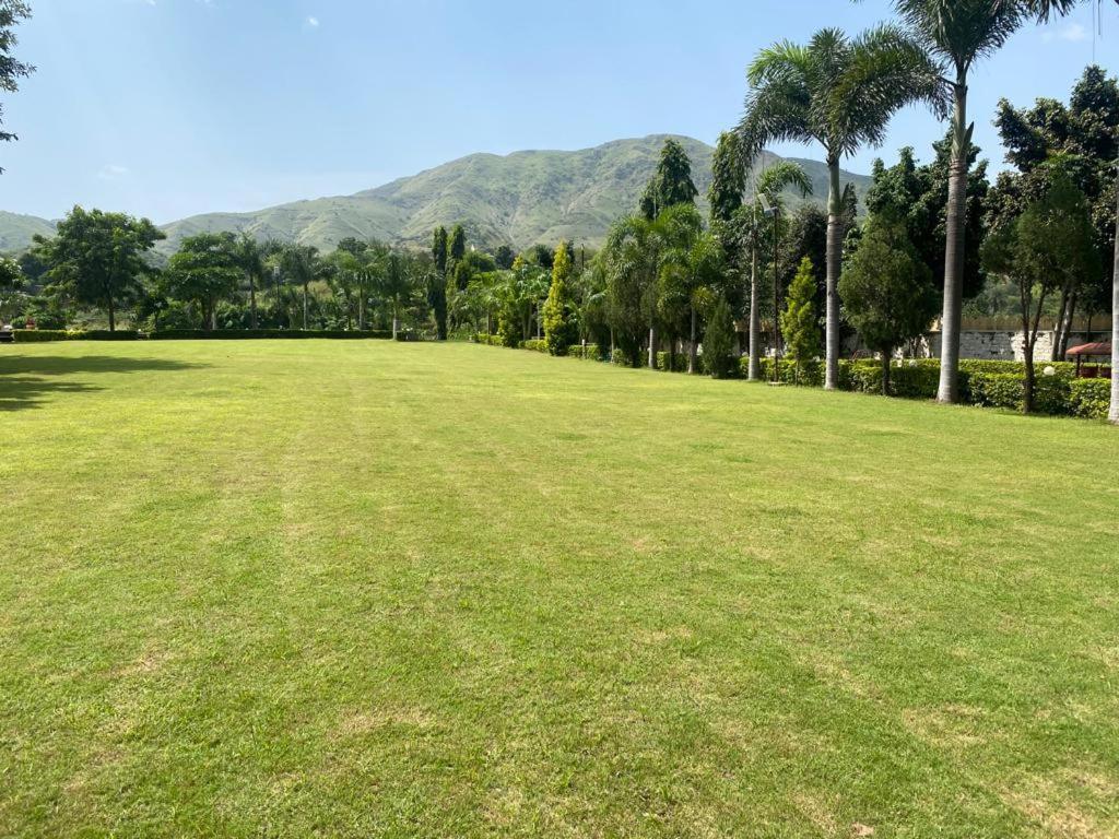 Meera Valley Resort By Nexottel อุเดเปอร์ ภายนอก รูปภาพ