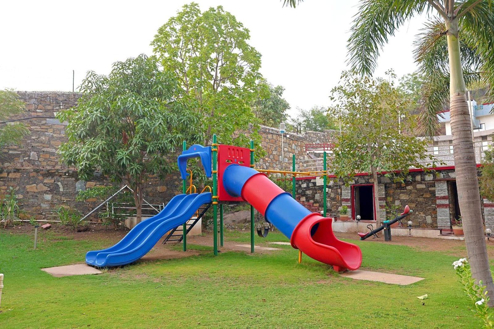 Meera Valley Resort By Nexottel อุเดเปอร์ ภายนอก รูปภาพ
